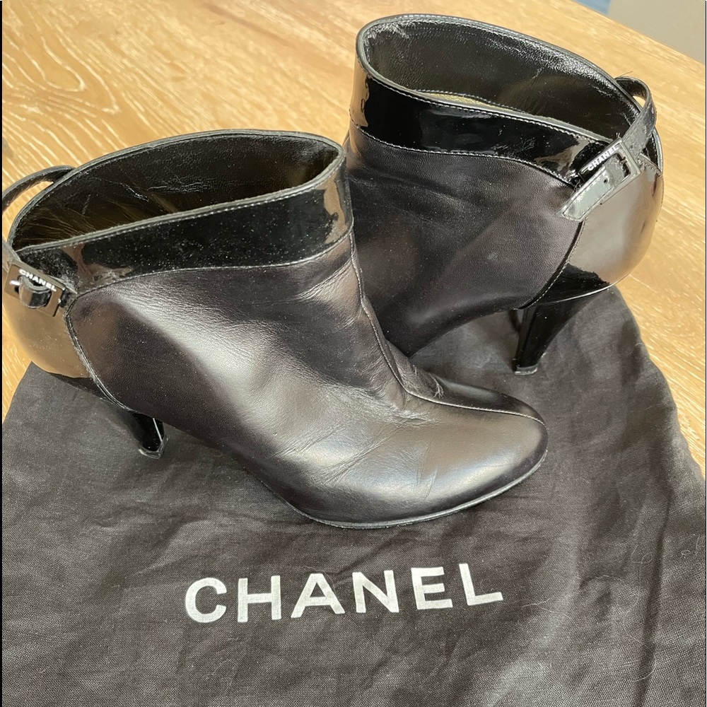 Vintage 1998 Chanel booties in black, size 37.5